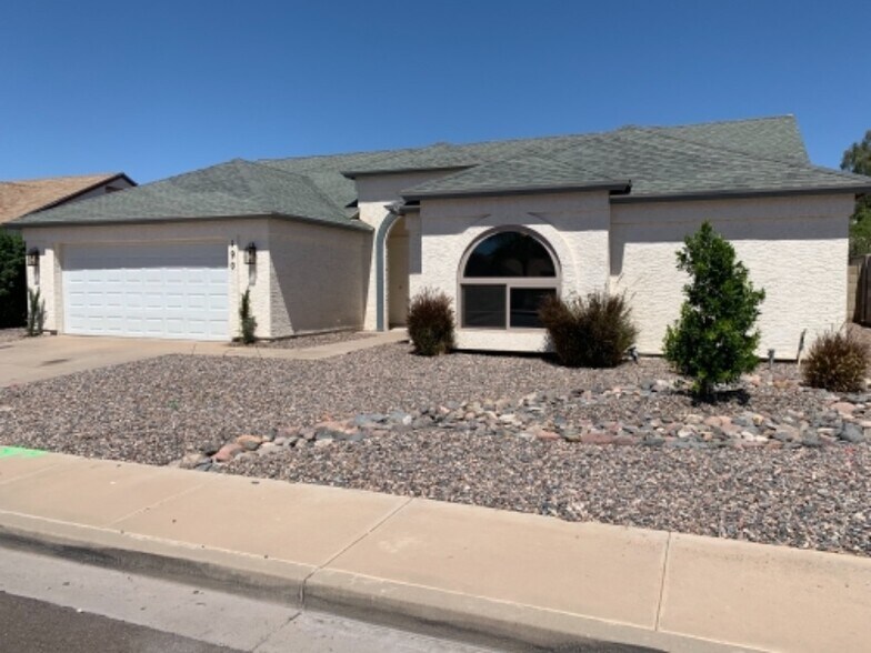 Building Photo - 190 S Hazelton Dr