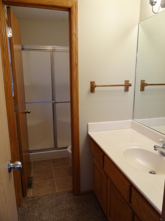 Building Photo - Nice Home In Papillion For Rent!