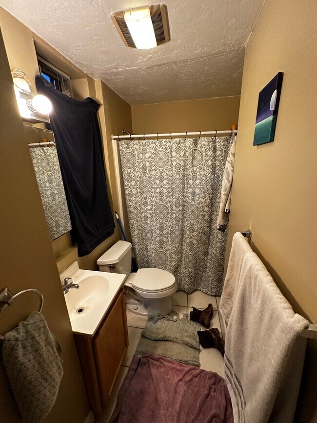 Building Photo - 17 Highgate St