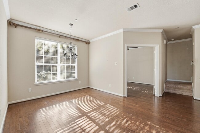 Building Photo - 2 Bettina Ln