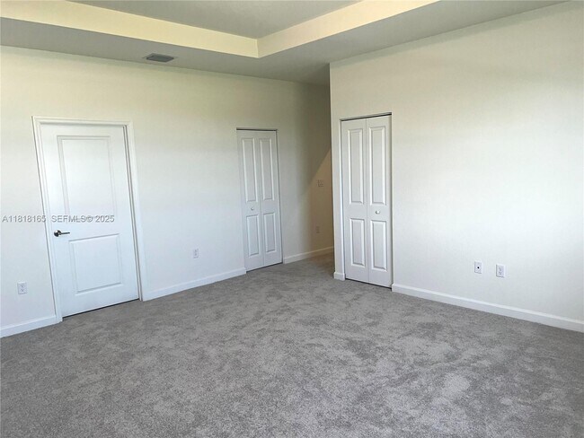 Building Photo - 2929 SE 23rd Ave