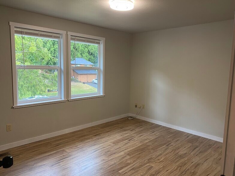 Building Photo - 7233 Stanford Ct NW