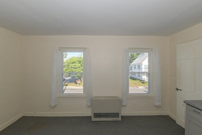 Building Photo - 24 Pleasant St
