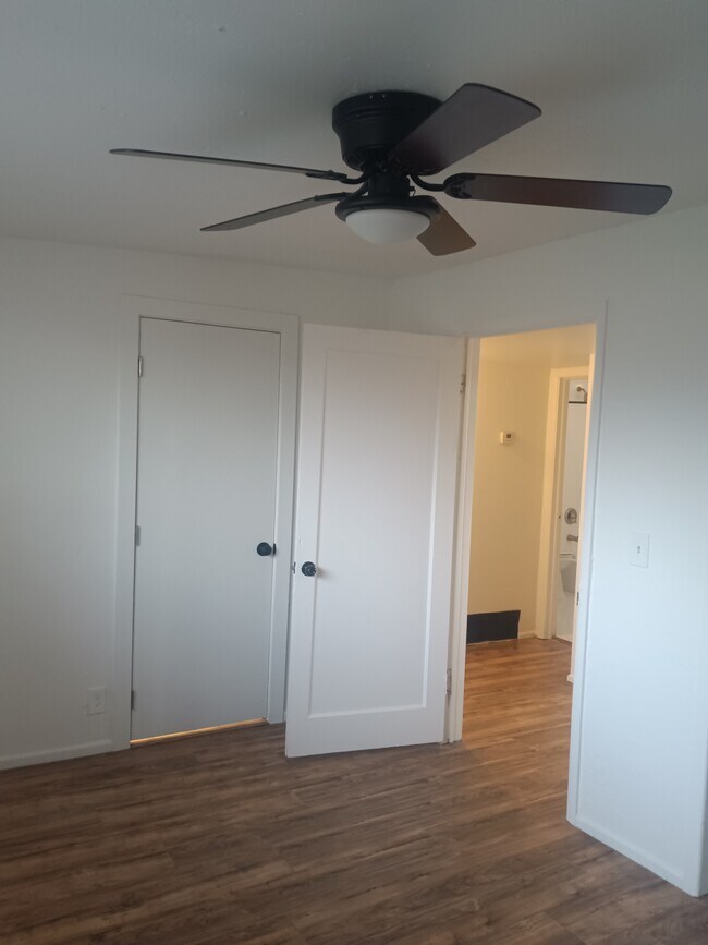 Building Photo - 6245 Margray Dr