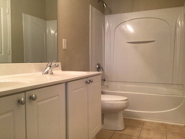 Building Photo - 14718 Watertrace Dr