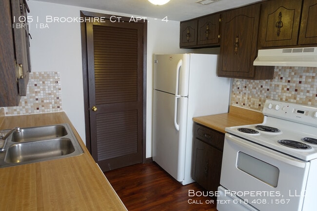 Building Photo - 1051 Brookshire Ct