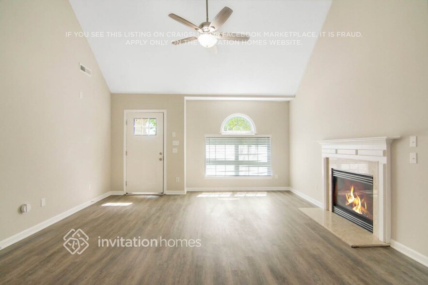 Building Photo - 2831 Bombay Dr