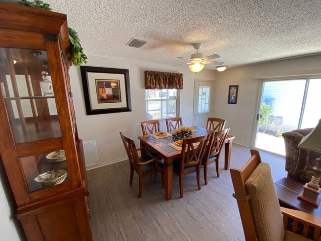 Building Photo - ANNUAL Lease – Turnkey 2+2 Patio Villa in the Desirable Village of Bonnybrook