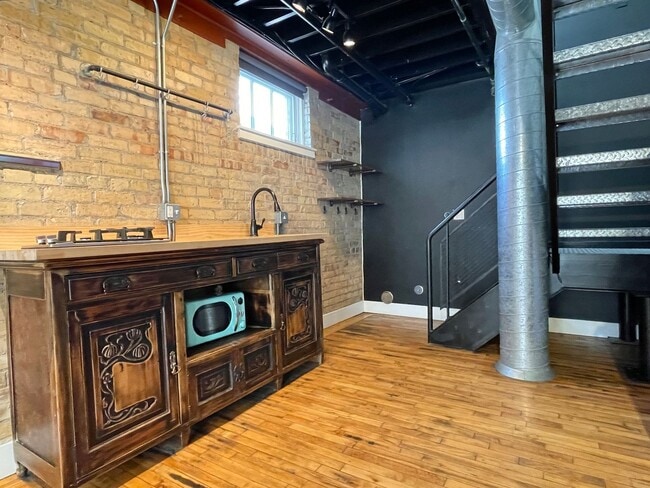 Building Photo - Urban Condo at The Pierpont Lofts!