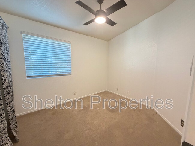 Building Photo - 18833 N 43rd Pl