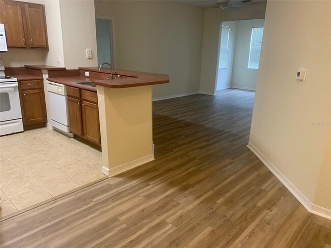 Building Photo - 8102 Lillies Way