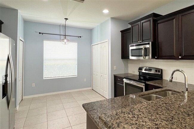 Building Photo - 4639 Summerlake Cir
