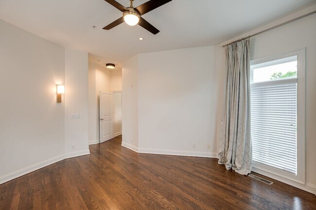 Building Photo - 2905 Parthenon Ave