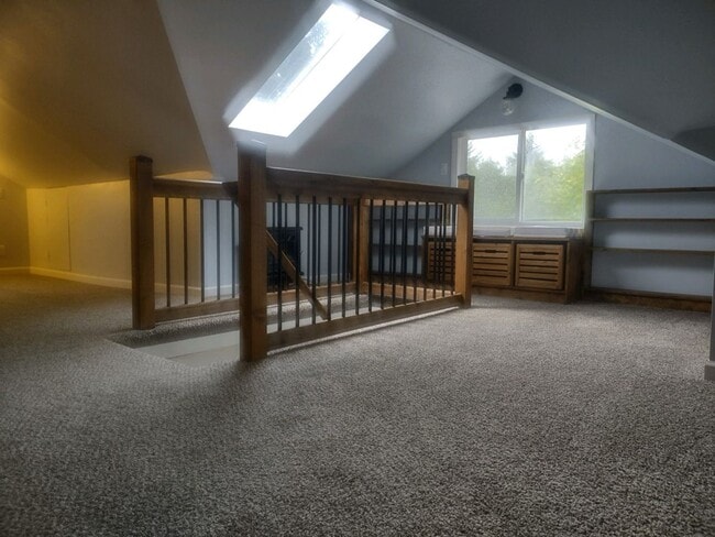 Building Photo - Located 1 block from Ocean Shores. 3bd 2ba & attached garage