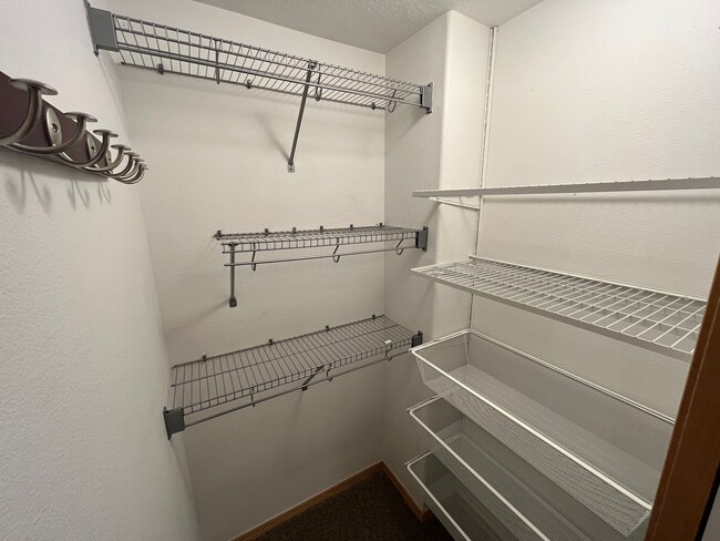 Building Photo - Brentwood Park Home - 3 Bedrooms, 2 baths 1,506 sq. ft.