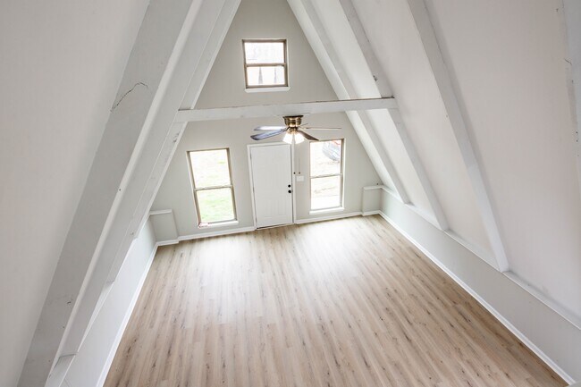 Building Photo - 90 Park St