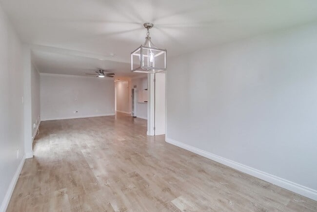 Building Photo - Imperial Beach, Gorgeous 4 bed 2 bath home...