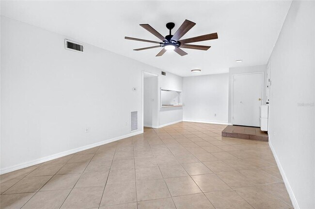 Building Photo - 3272 S Semoran Blvd