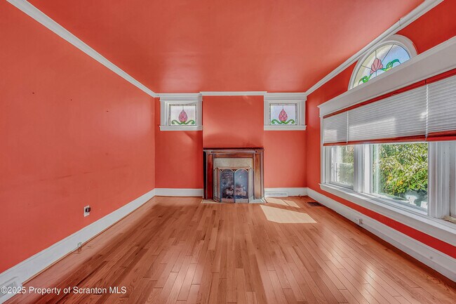 Building Photo - 533 S Franklin St