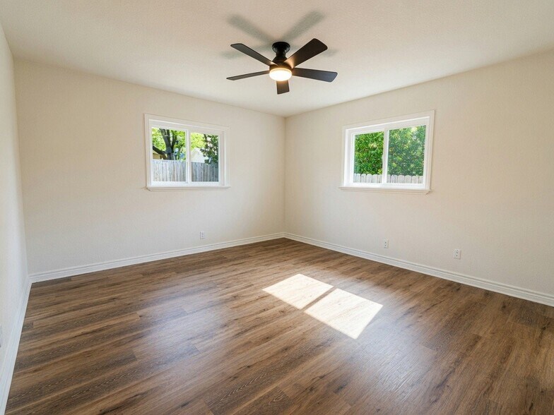 Building Photo - 14147 Swallow Dr