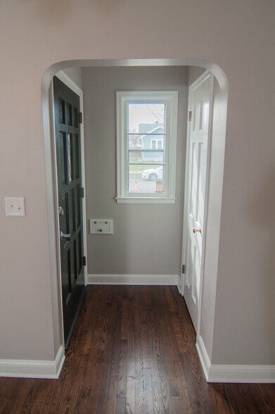 Building Photo - 4149 S 32nd Ave