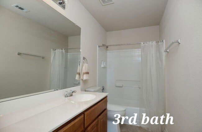 Building Photo - 219 Tulip Trail Bend