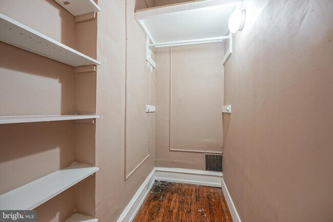 Building Photo - 1119 S 46th St