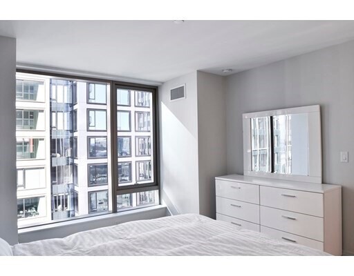 Building Photo - 125 Seaport Blvd