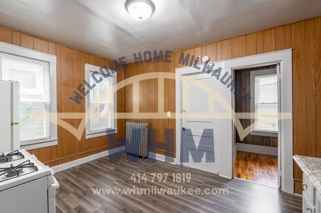 Building Photo - 2251 N 41st St