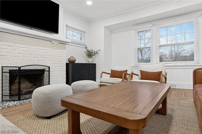 Building Photo - 3326 E Overlook Rd