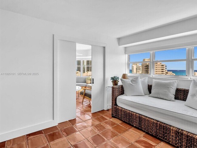 Building Photo - 1881 Washington Ave