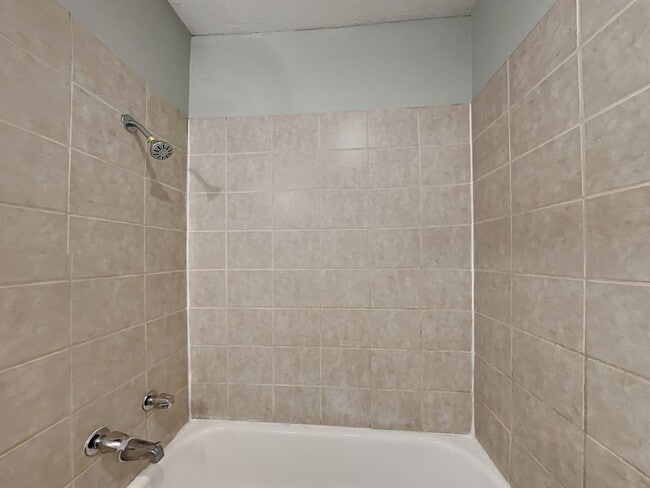 Building Photo - Remodeled 4-Bed, 2-Bath Home with Fenced Backyard in Mesquite, TX