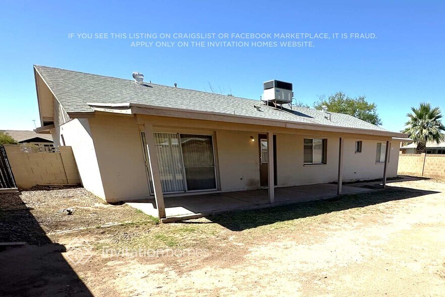 Building Photo - 2310 E Riviera Dr