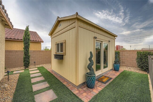 Building Photo - 5990 Viscaya Grv St