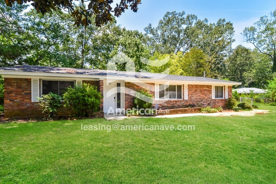 Building Photo - 1884 Hill Hedge Dr