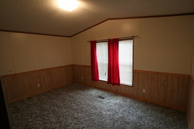 Building Photo - 2732 Donna Ave