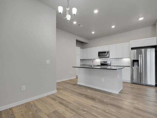 Building Photo - $2,195 - 2 Bed, 2 Bath Condo in Parker wit...