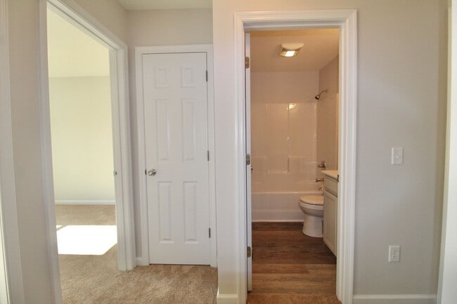 Building Photo - 3015 Locust Grv Ct