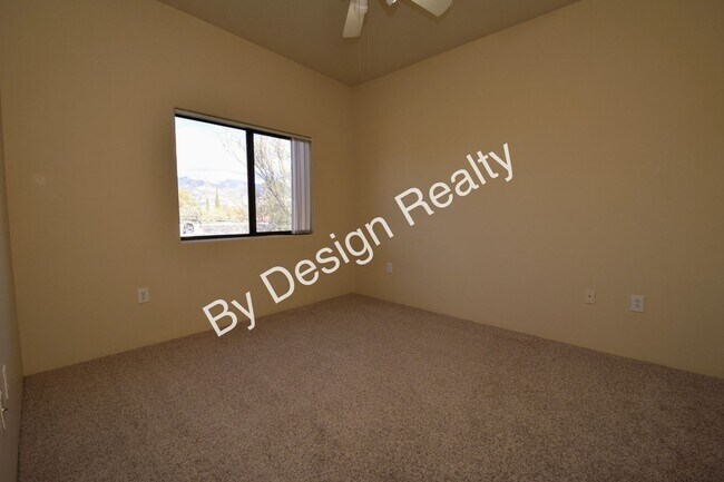 Building Photo - Newly Updated 3 Bed 2 Bath Townhome in Gated Central Tucson Community with Mountain Views