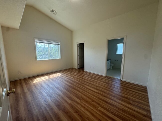 Building Photo - 3 bedroom house in Green