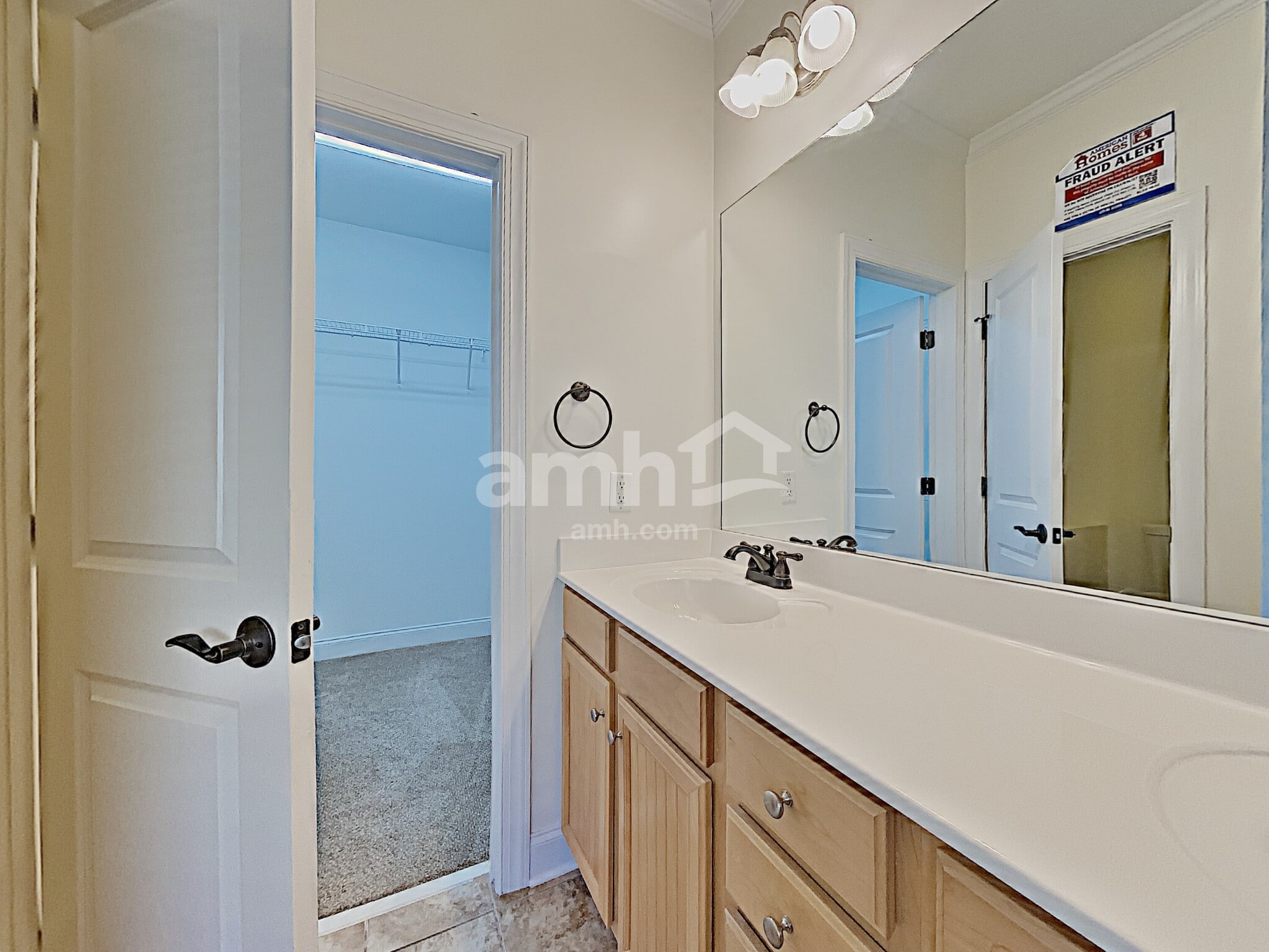 Building Photo - 263 Royal Cres Terrace