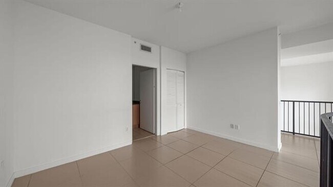 Building Photo - 300 S Biscayne Blvd