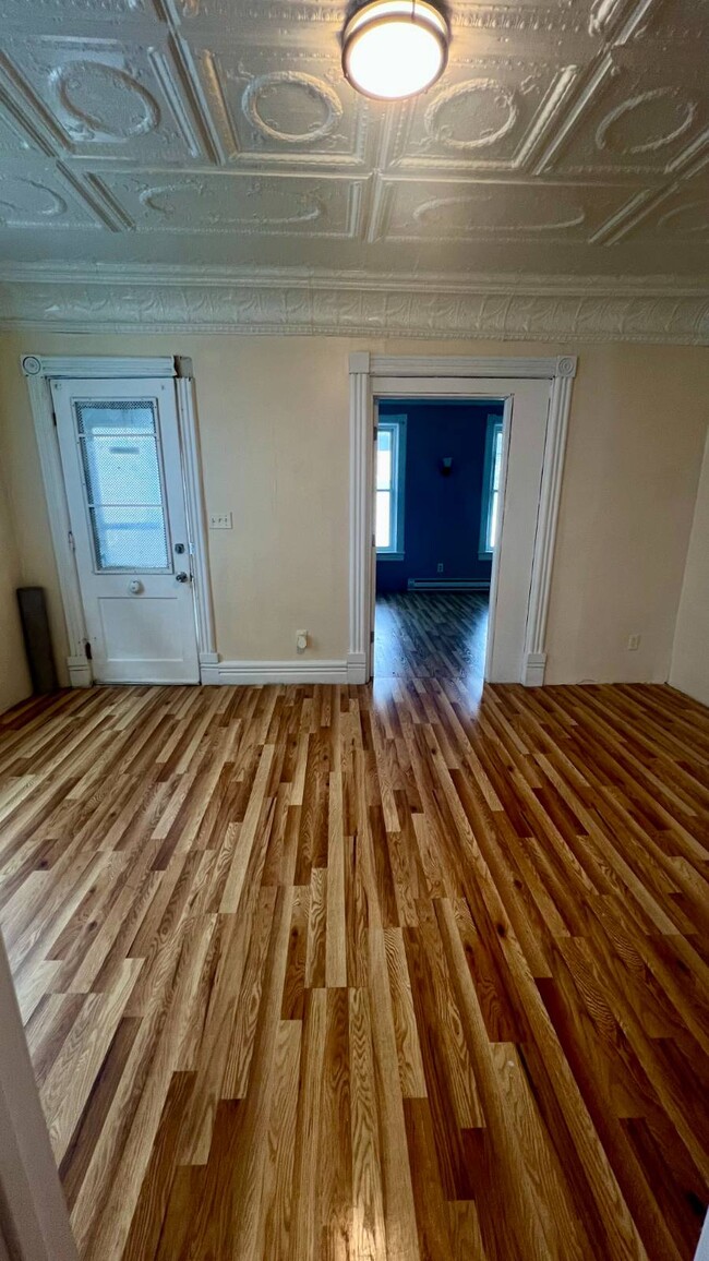 Building Photo - 19 Bunn St