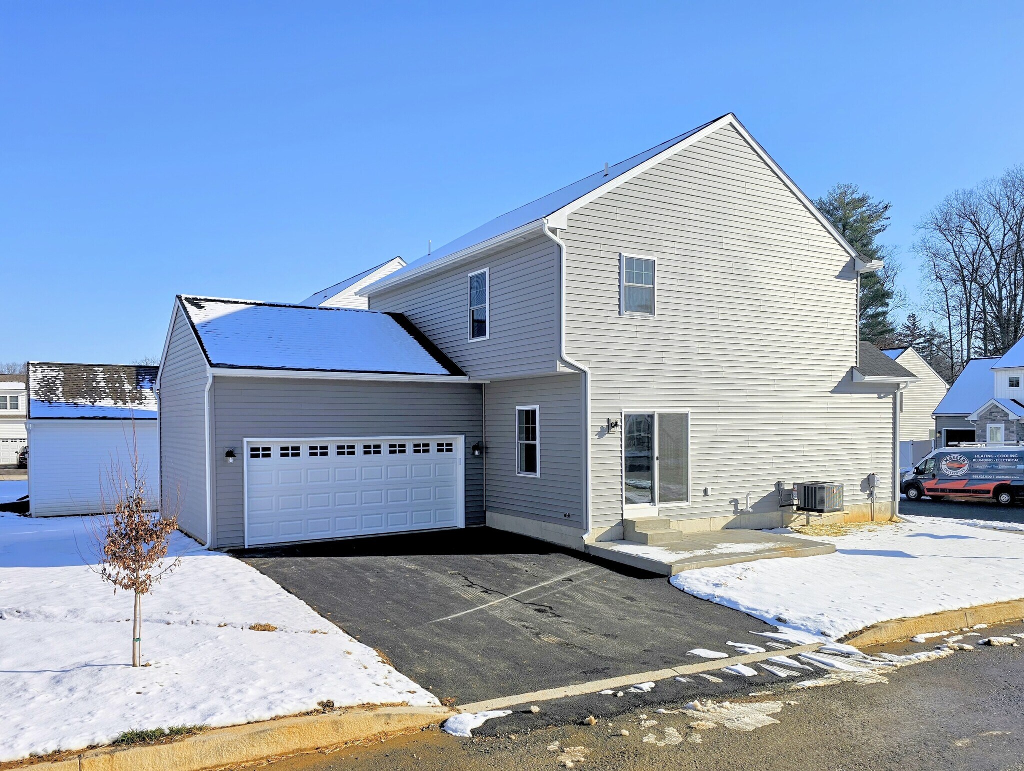 Building Photo - 394 Hensley St