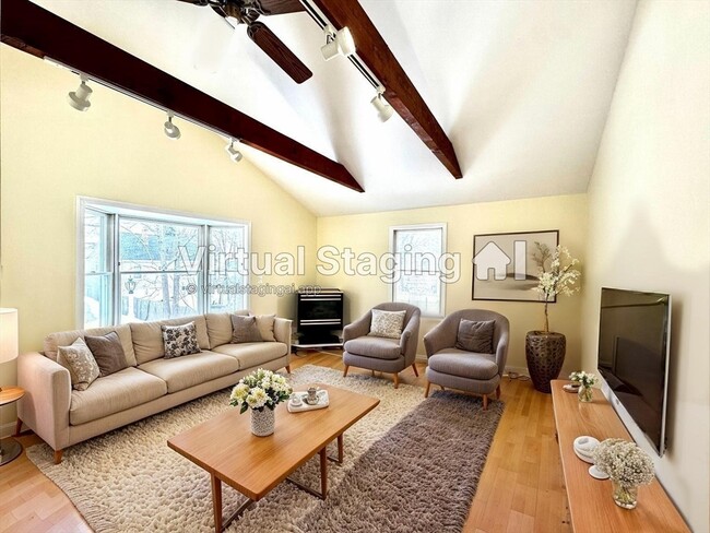 Building Photo - 98 Safford St