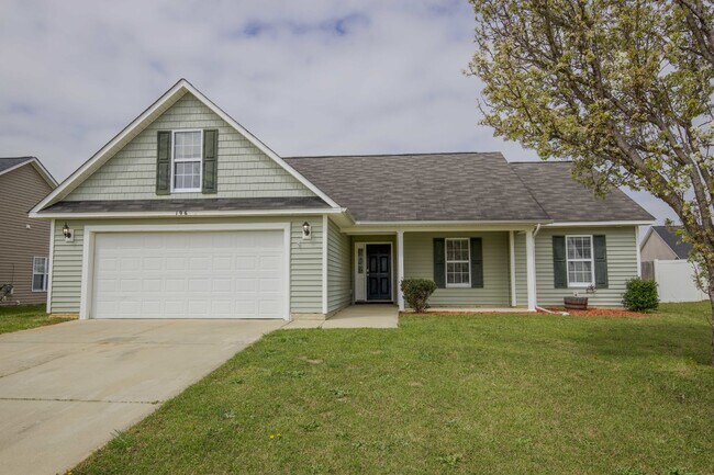 Building Photo - Charming 3 Bed, 2 Bath Rental Home in Raeford, NC - Don't Miss Out!