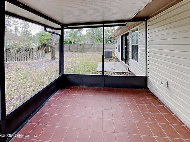Building Photo - 4400 Apple Tree Pl