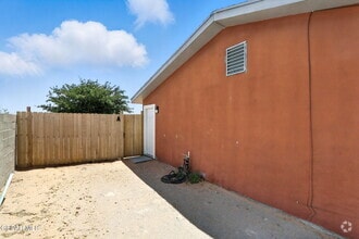 Building Photo - 14854 Big John Dr