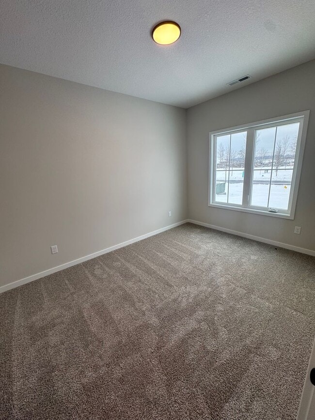 Building Photo - 1072 Emilee Ct