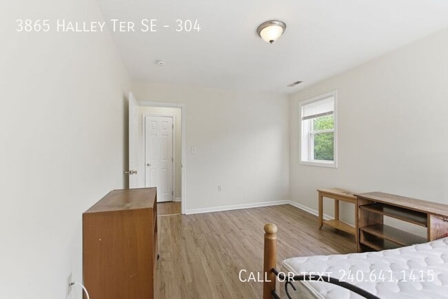 Building Photo - 3865 Halley Terrace SE